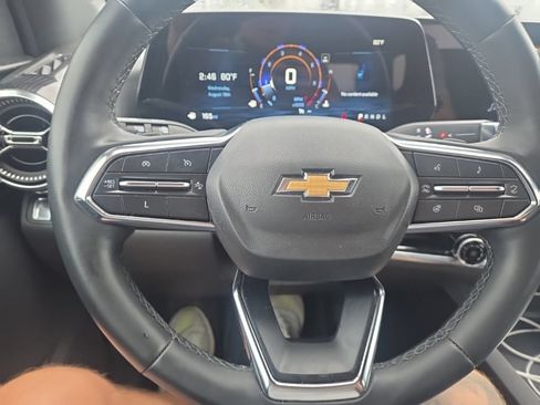 Used 2025 Chevrolet Equinox LT FWD image 48