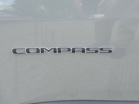 Used 2022 Jeep Compass Limited AWD/4WD image 10
