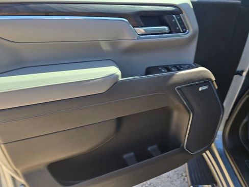 New 2026 GMC Sierra 1500 SLT image 19