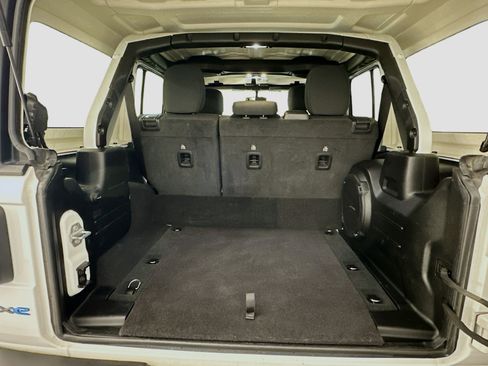 Used 2023 Jeep Wrangler Unlimited AWD/4WD image 30