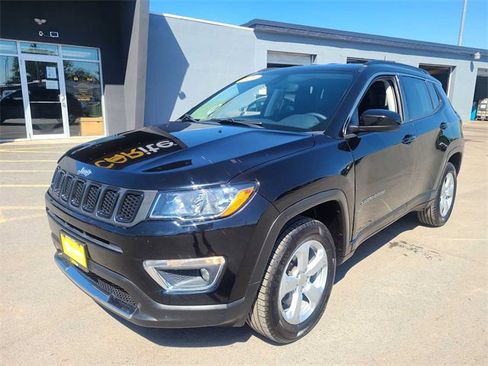 Used 2021 Jeep Compass Latitude image 1