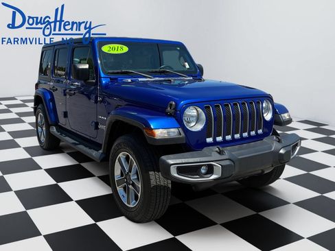 Used 2018 Jeep Wrangler Unlimited Sahara AWD/4WD image 7
