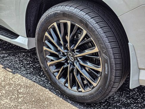 Certified 2026 INFINITI QX80 Autograph w/ Premium Cargo Package AWD/4WD image 9