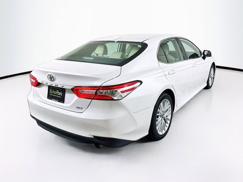 Used 2020 Toyota Camry XLE image 9