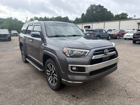 Used 2021 Toyota 4Runner Limited AWD/4WD image 3