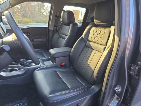 Certified 2024 Nissan Frontier SL w/ Technology Package image 13