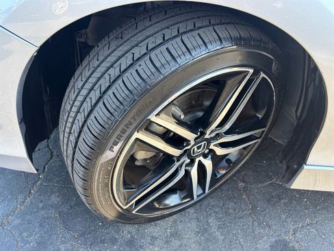 Used 2017 Honda Accord Touring image 21