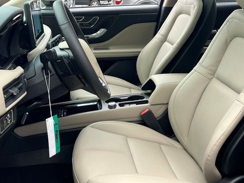 New 2026 Lincoln Corsair Grand Touring image 16