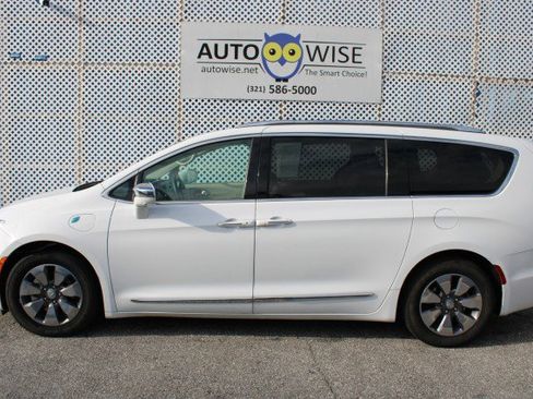 Used 2018 Chrysler Pacifica Limited w/ Advanced Safetytec Group image 6