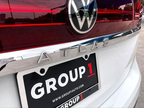 Used 2024 Volkswagen Atlas SE image 32