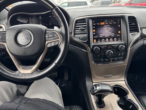 Used 2014 Jeep Grand Cherokee Overland w/ Advanced Technology Group image 18