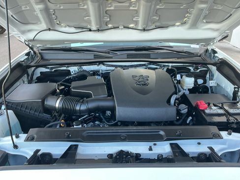 Certified 2023 Toyota Tacoma TRD Off-Road image 21