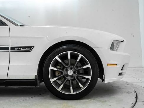 Used 2013 Ford Mustang GT Premium RWD image 13