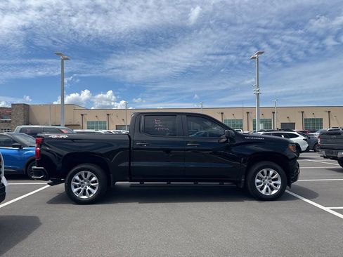 Used 2022 Chevrolet Silverado 1500 Custom image 2
