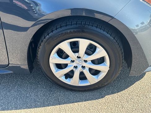 Used 2025 Toyota Corolla LE image 41