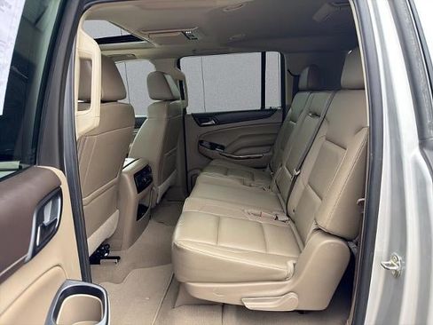 Used 2019 GMC Yukon XL SLT w/ Open Road Package AWD/4WD image 25