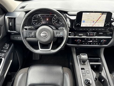 Used 2022 Nissan Pathfinder SL image 18