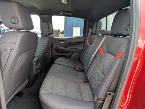 Used 2025 Chevrolet Colorado Z71 AWD/4WD image 11
