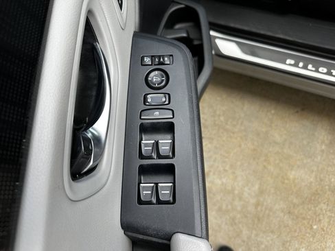 Certified 2024 Honda Pilot Elite image 9