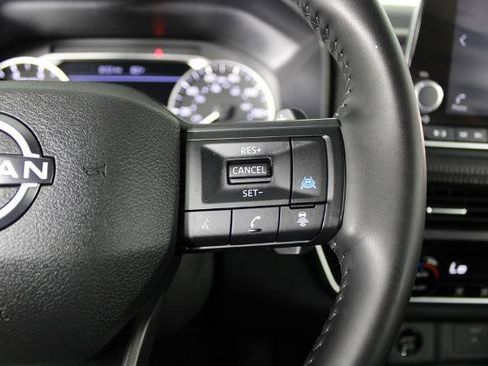 Certified 2025 Nissan Rogue SV image 26