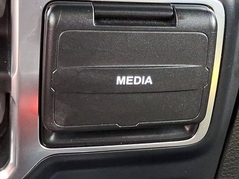 Used 2019 Jeep Wrangler Unlimited Rubicon AWD/4WD image 27