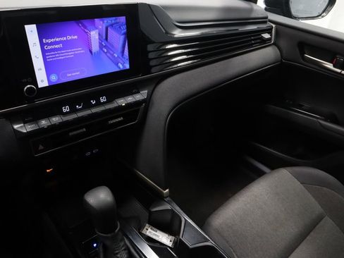 Used 2025 Toyota Camry LE FWD image 30