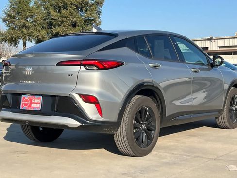 Used 2024 Buick Envista Sport Touring w/ Convenience I Package image 3