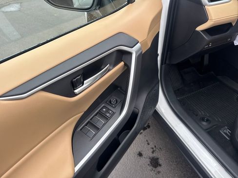 New 2025 Toyota RAV4 XLE image 11