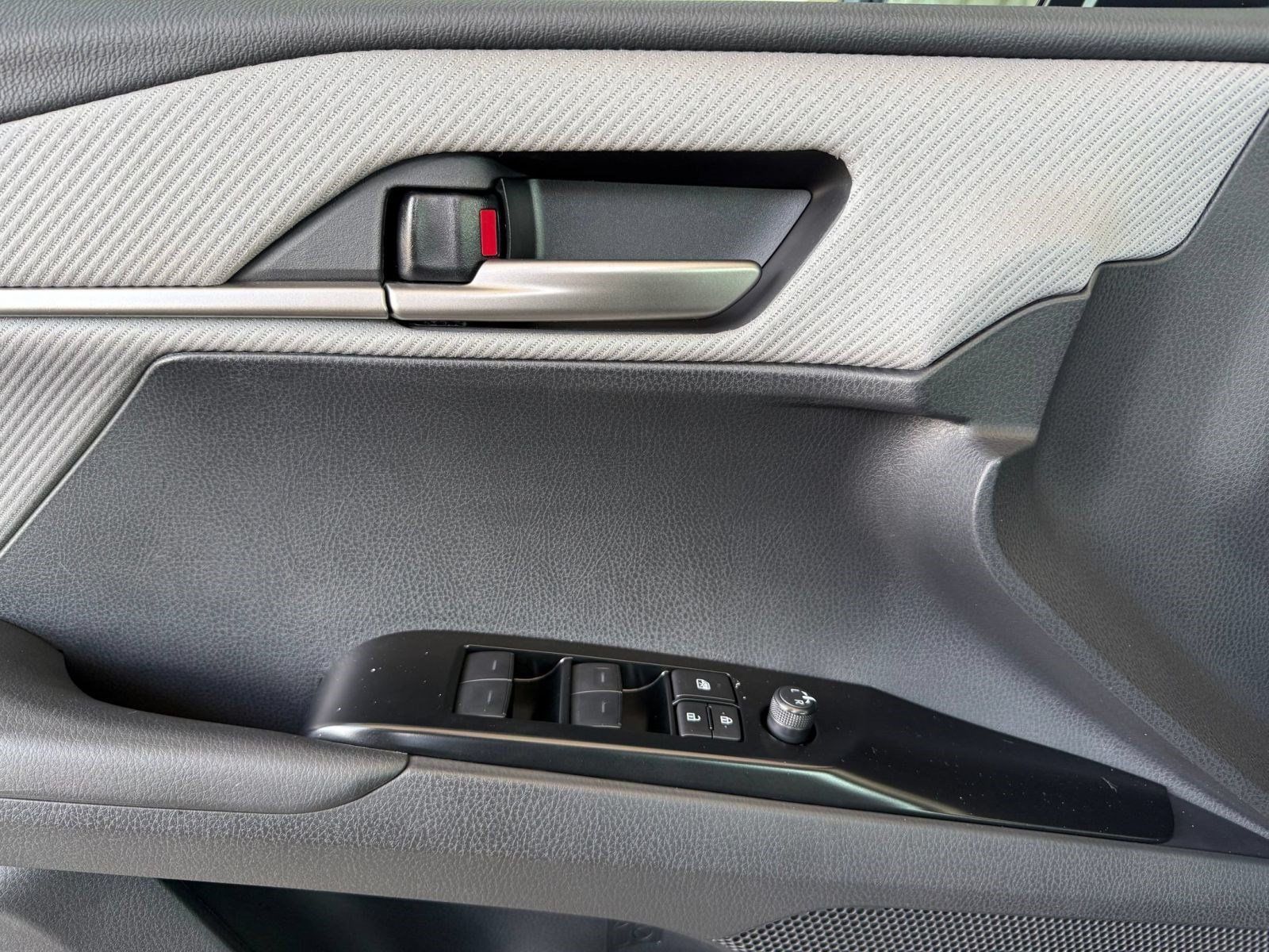Used 2026 Toyota Camry SE w/ Multimedia Upgrade Package FWD image 13