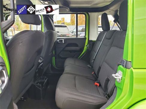 Used 2018 Jeep Wrangler Unlimited Sahara w/ Dual Top Group image 9