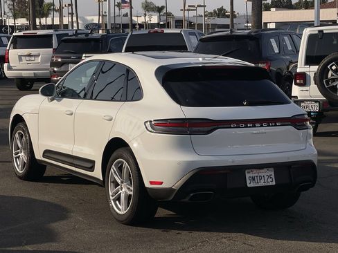 Used 2024 Porsche Macan AWD/4WD image 3