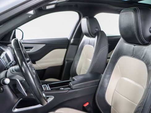 Used 2018 Jaguar F-PACE R-Sport image 24