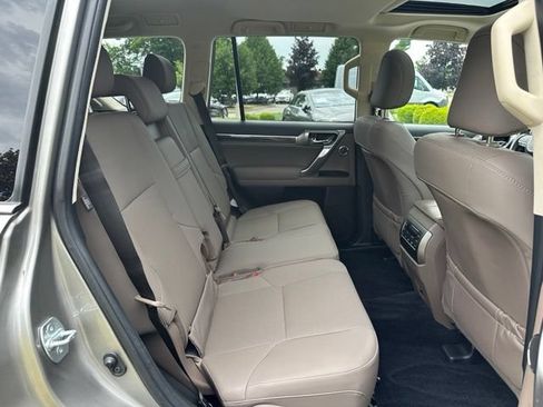 Used 2022 Lexus GX 460 Premium w/ Premium Plus Package AWD/4WD image 22
