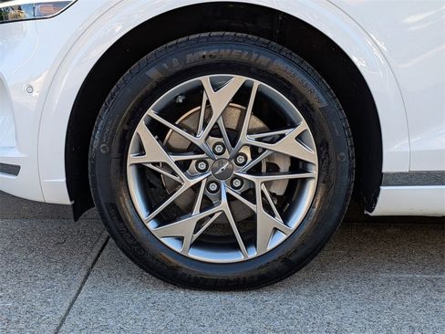 Used 2022 Genesis GV70 2.5T w/ Advanced Package image 33