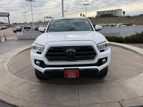 Certified 2019 Toyota Tacoma SR5 image 11