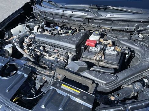 Used 2018 Nissan Rogue S image 28