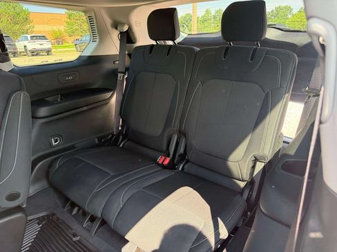 Used 2023 Jeep Grand Cherokee L Laredo w/ Luxury Tech Group I AWD/4WD image 12