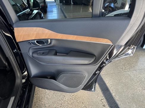 Used 2024 Volvo XC90 B6 Core w/ Protection Package Premier image 38
