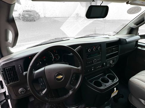 Used 2022 Chevrolet Express 3500 w/ Power Convenience Package RWD image 28