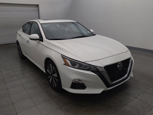 Used 2020 Nissan Altima 2.5 SV FWD image 13