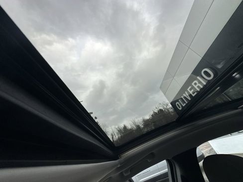 Used 2022 Chevrolet Malibu LT image 19