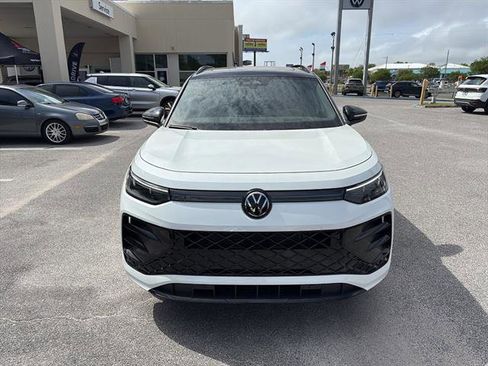 New 2026 Volkswagen Tiguan SE R-Line FWD image 2