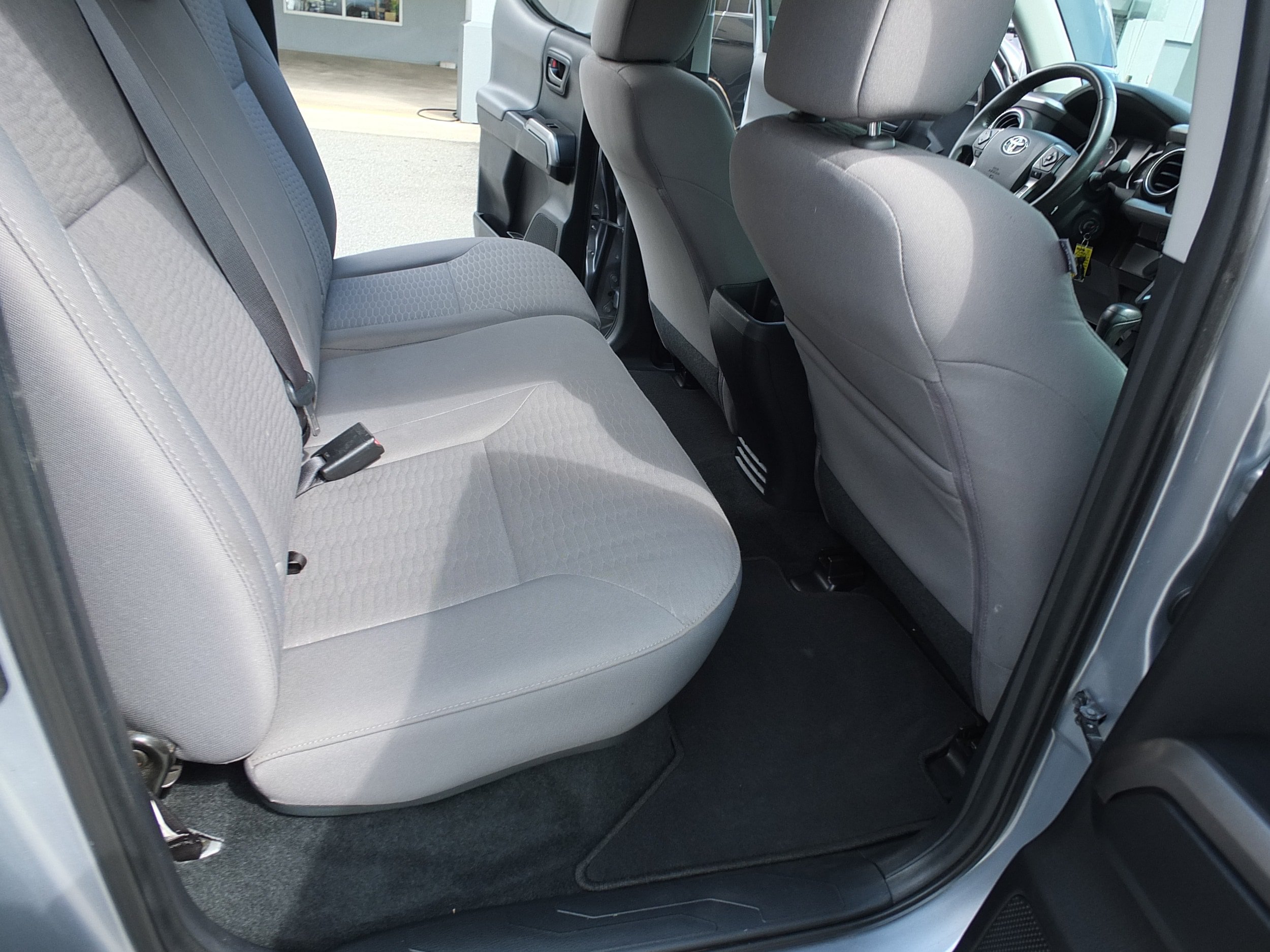 Used 2019 Toyota Tacoma SR5 RWD image 13