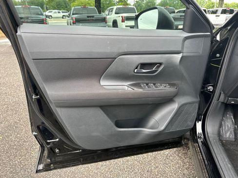 New 2026 Nissan Kicks S FWD image 8