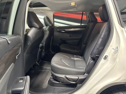 Used 2022 Toyota Highlander Limited AWD/4WD image 17