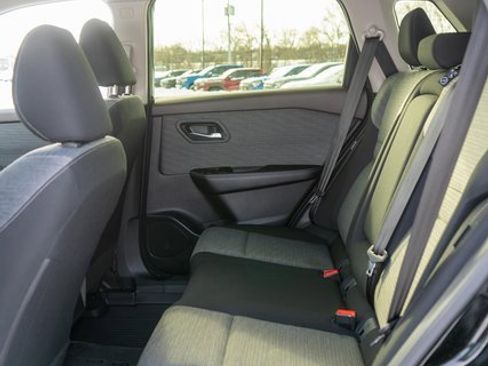 Used 2023 Nissan Rogue SV image 12