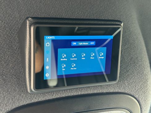 Used 2023 Mercedes-Benz Sprinter 3500 image 36