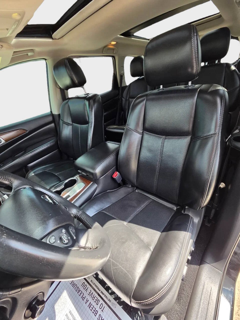 Used 2017 Nissan Pathfinder Platinum FWD image 11