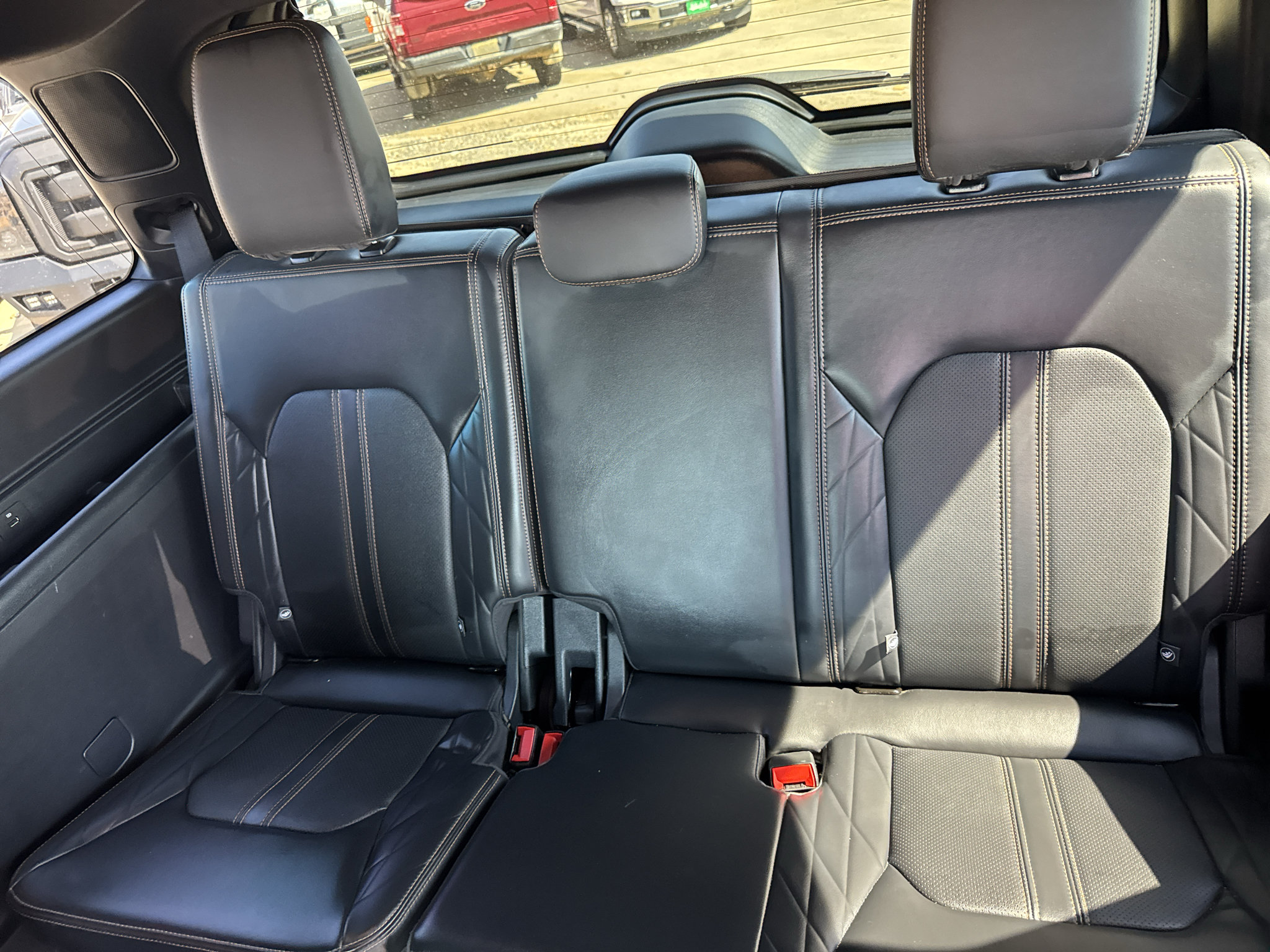 Used 2024 Ford Expedition Platinum AWD/4WD image 7