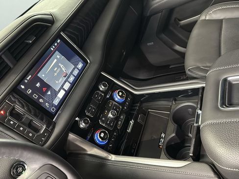 Used 2023 GMC Yukon Denali w/ Denali Reserve Package image 21